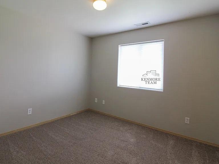 2815 S Underwood St — Photo 13