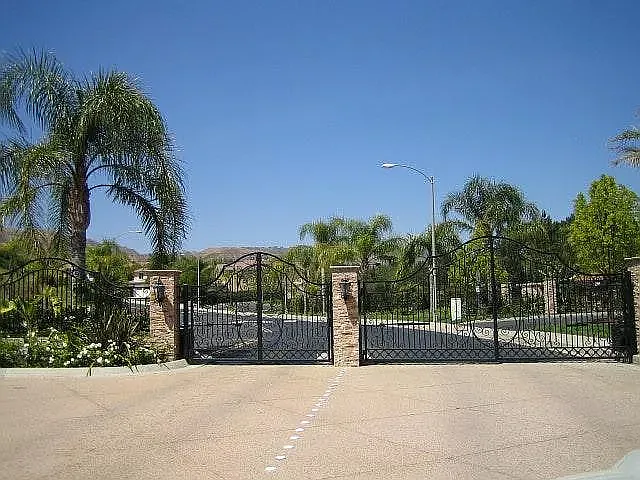 19932 Ahwanee Ln — Photo 16