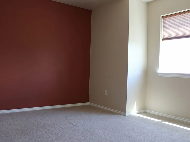 1902 Mackinac St — Photo 16