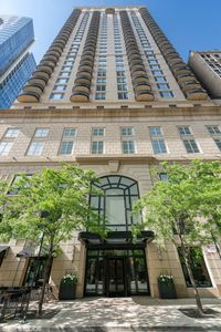 10 E Delaware Pl APT 28E, Chicago, IL, 60611