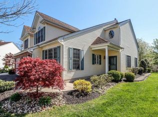 111 Saratoga Ct, Somerset, NJ 08873