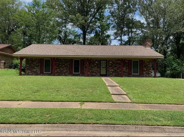 1617 Edgewood Pl, Clinton, MS 39056