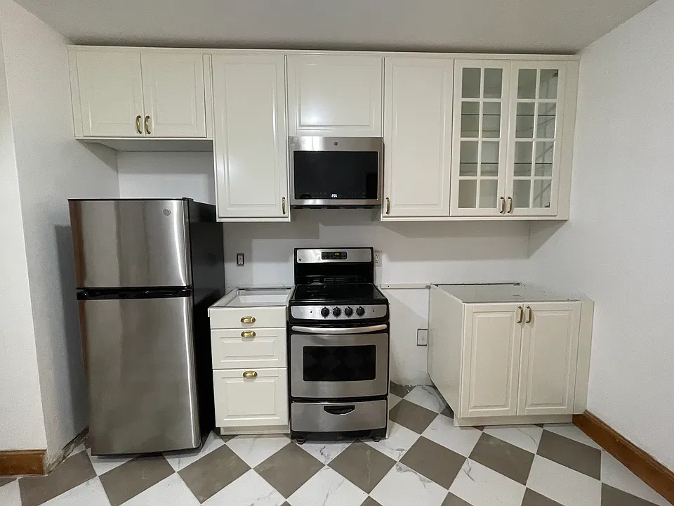 89 Prince St #2F