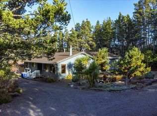 5740 Palisades Dr, Lincoln City, OR 97367