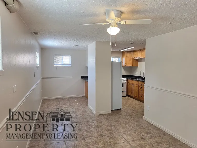 461 Diagonal St — Photo 7