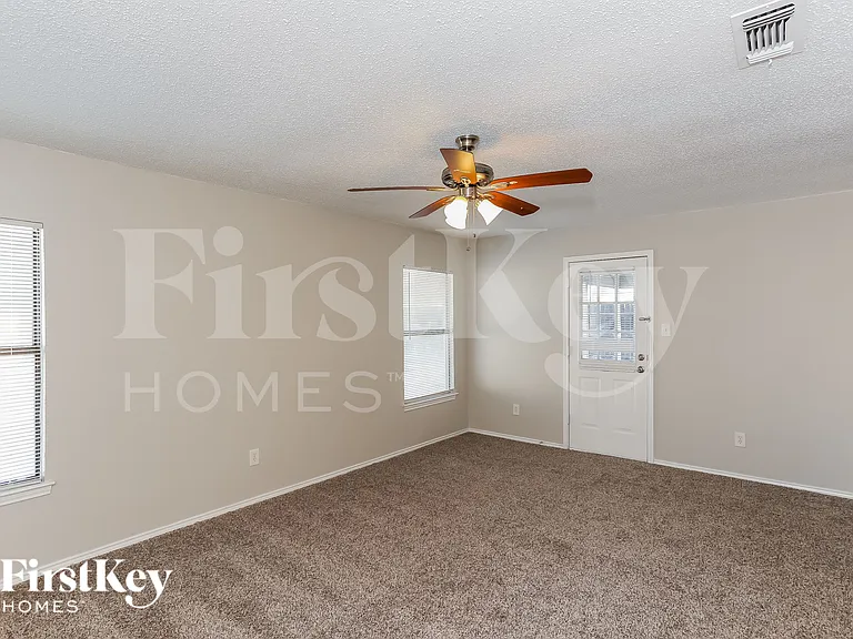 6000 Lavaca Dr — Photo 9