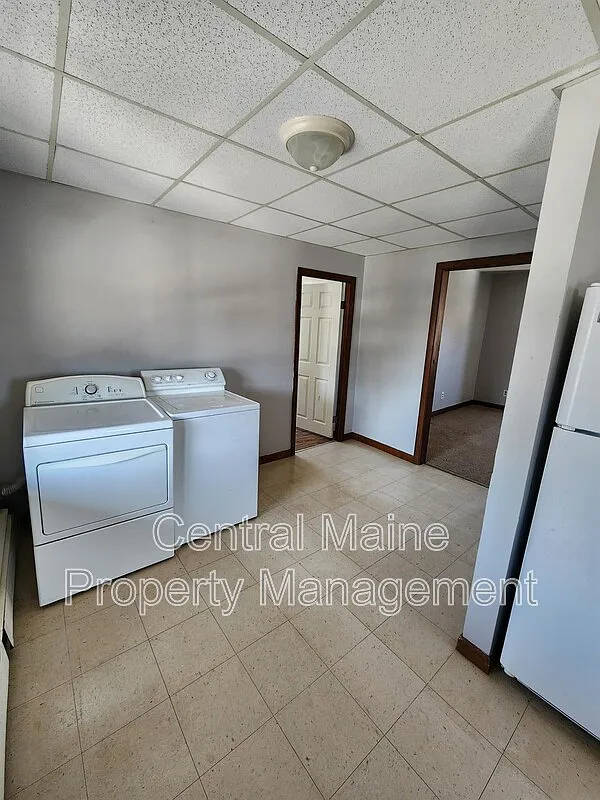2 bed, 1.0 bath, $1,300 — Photo 3