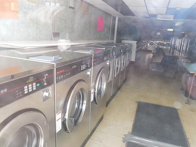 2nd image of 5046 W Fullerton Ave