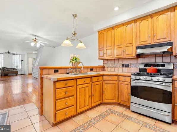 523-525 Mifflin St, Philadelphia, PA 19148