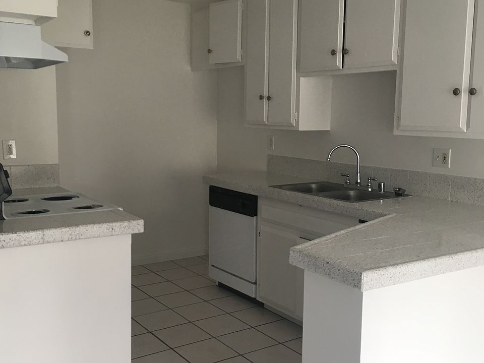 1st image of 1344 S Magnolia Ave #1B-1Ba-695Sqft