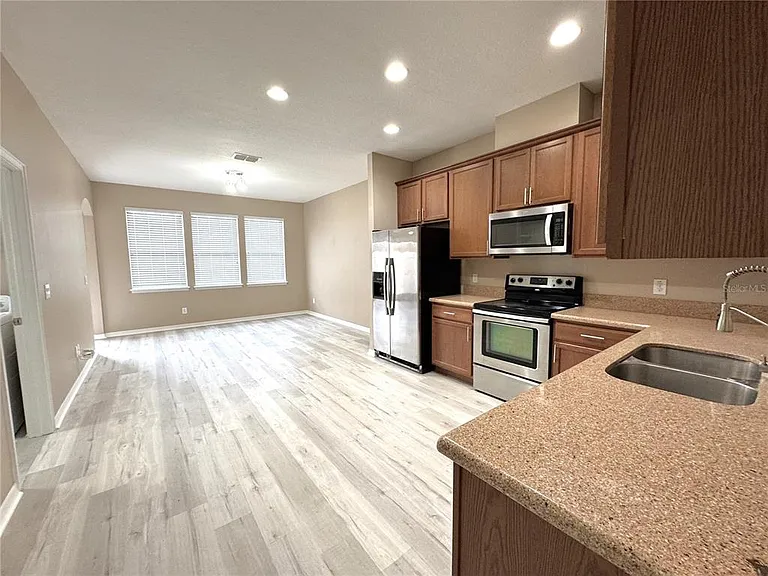 12937 Emersondale Ave — Photo 6