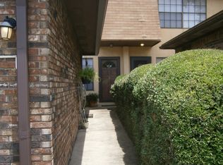 38 11th St APT 102, Shalimar, FL 32579
