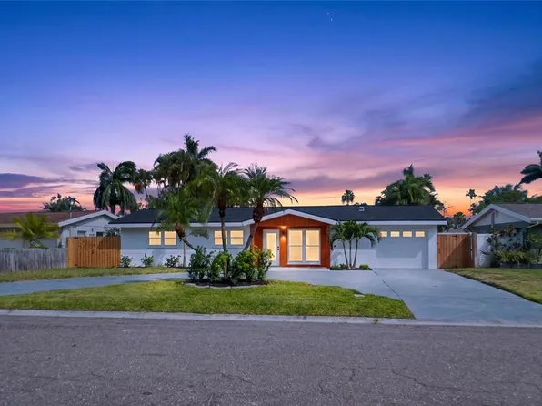 1524 Carson Cir NE, Saint Petersburg, FL 33703