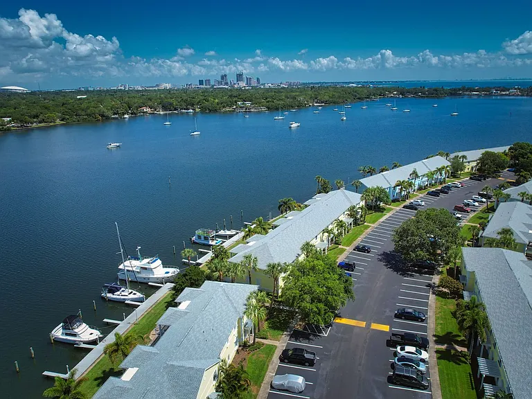 102 Pompano Dr SE #C — Photo 34