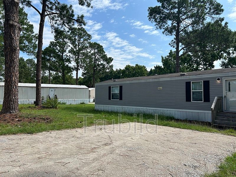 2nd image of 207B Sussex Dr