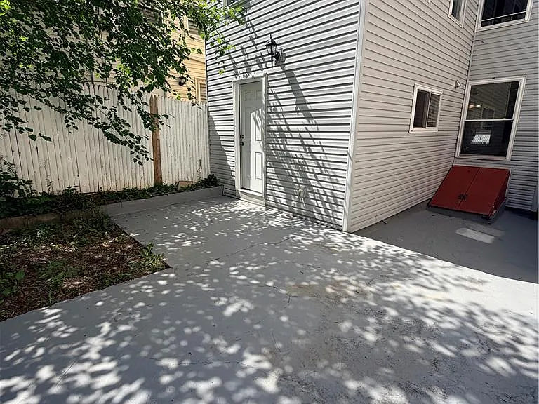 718 Ferry St — Photo 29