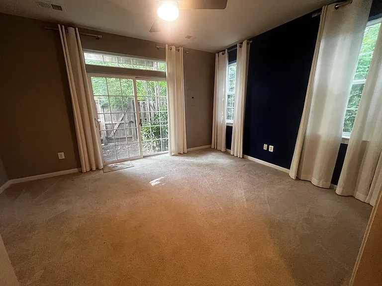 8195 Falls Grove Dr — Photo 4