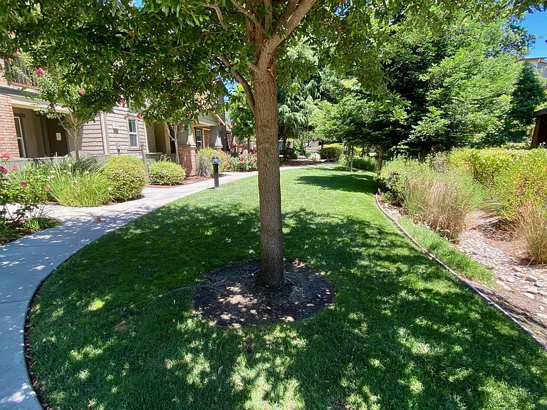 125 El Paseo Cir — Photo 3
