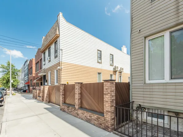 2020 Bleecker Street image 5 of 35