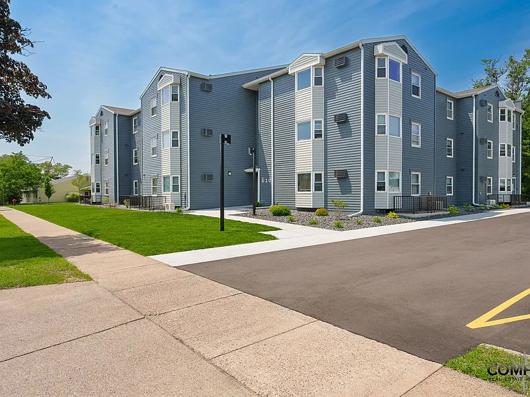 610 Gray St Apartments — Photo 44