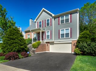 1251 Edgewater Ln, Antioch, IL 60002