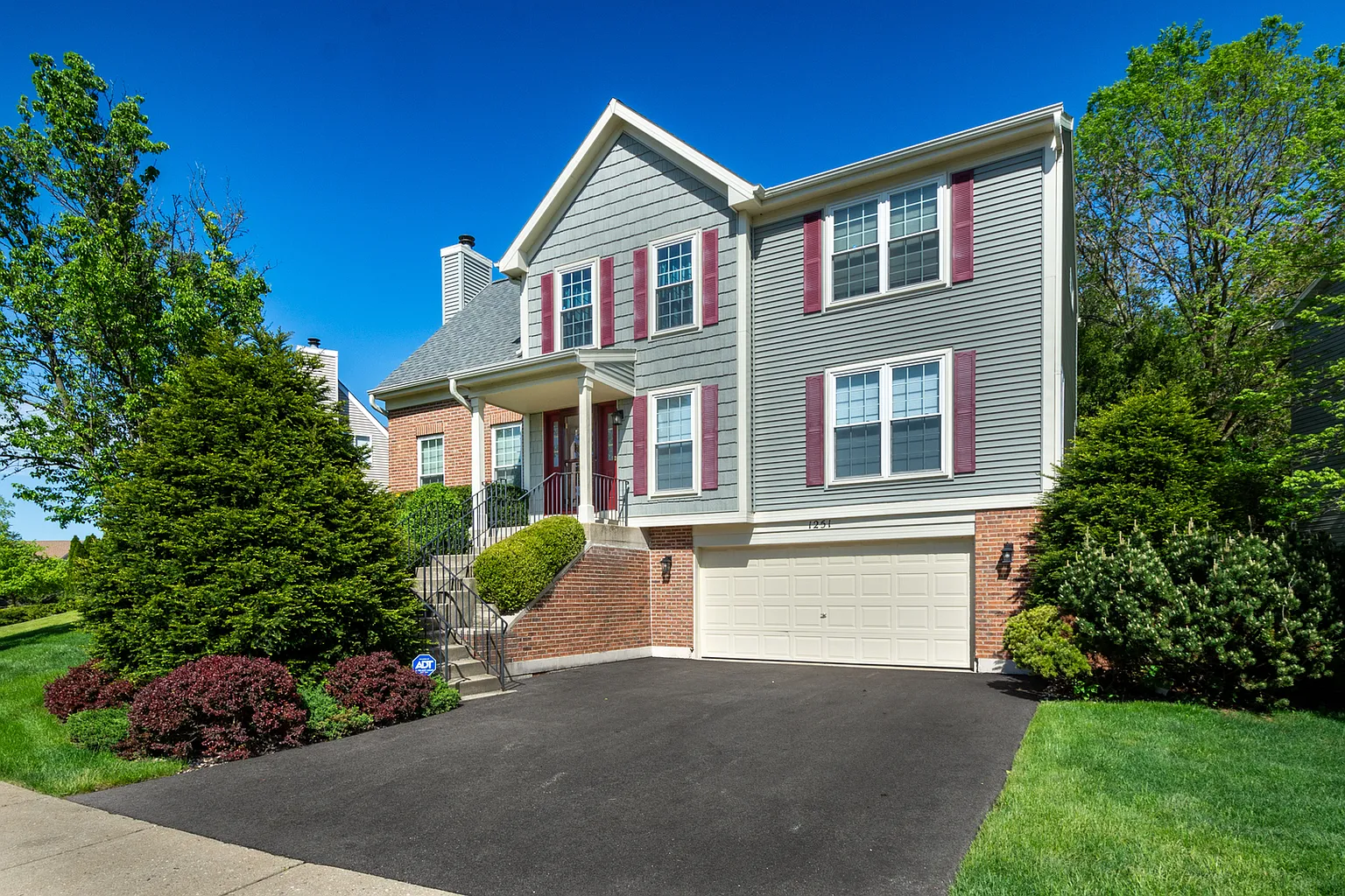 1251 Edgewater Ln photo 1