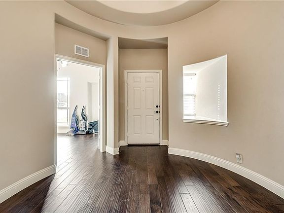 3rd image of 1502 Park Meadow Dr