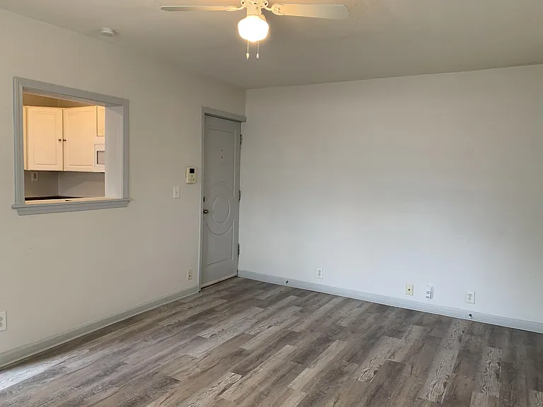 3401 Central St — Photo 4