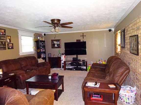 2nd image of 2404 Mary Ann Dr