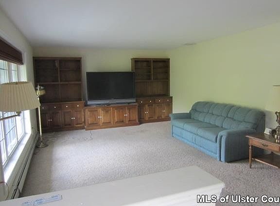 3rd image of 40 Sycamore Dr