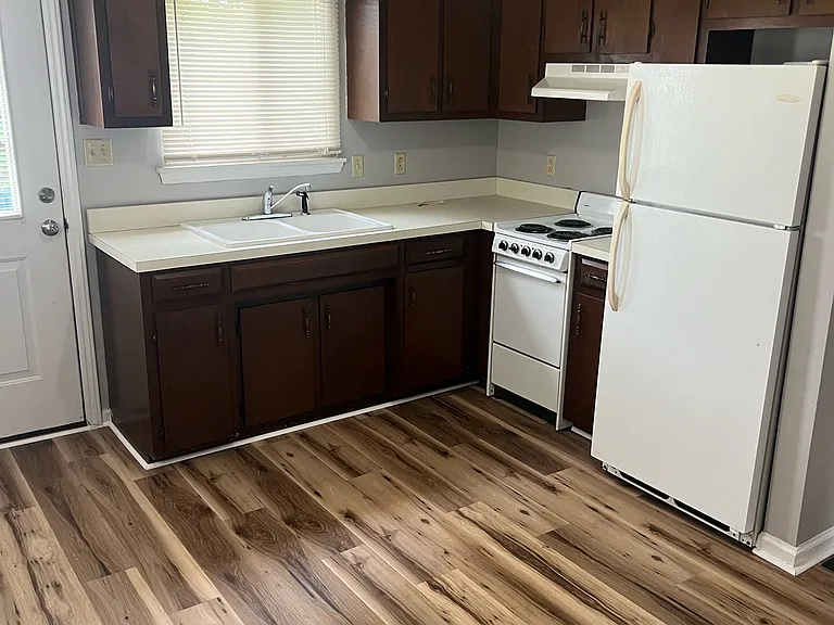 204 Evergreen Dr #C — Photo 5