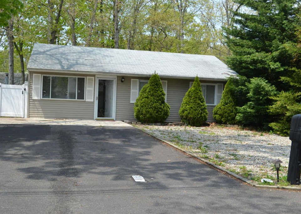 1st image of 550 Sica Ln