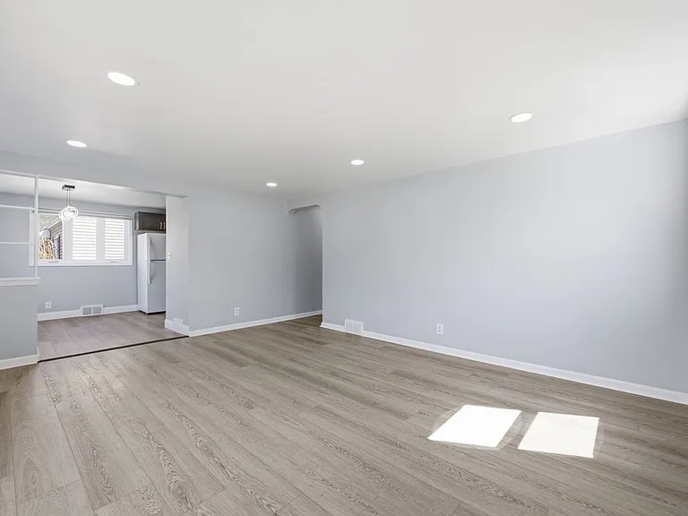 1257 Brighton Rd — Photo 7