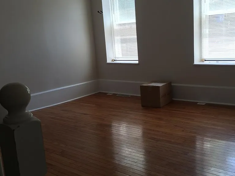 LR before furniture moved in