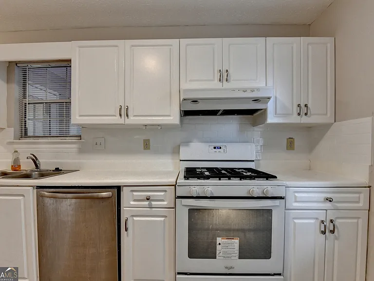 2115 Glynmoore Dr — Photo 33