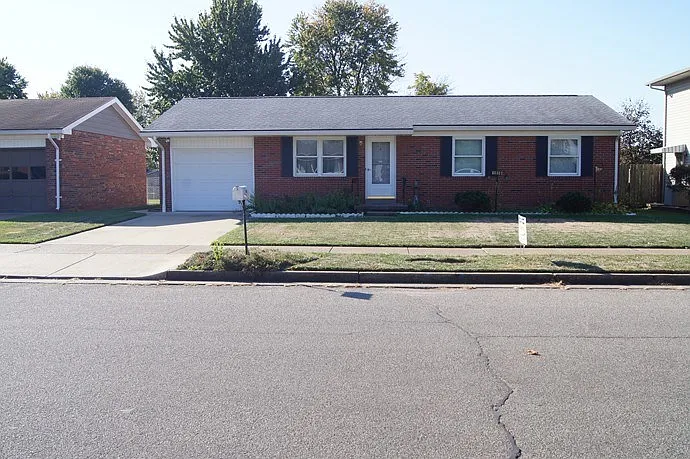 1016 Lohoff Ave photo 1