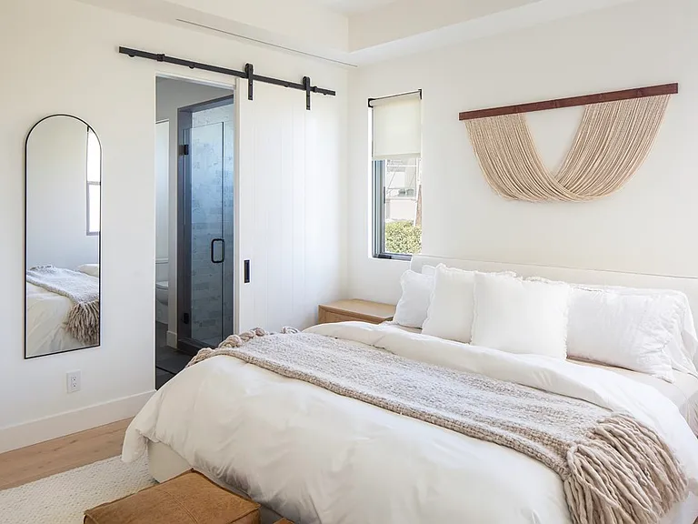 506 Goldenrod #B — Photo 15
