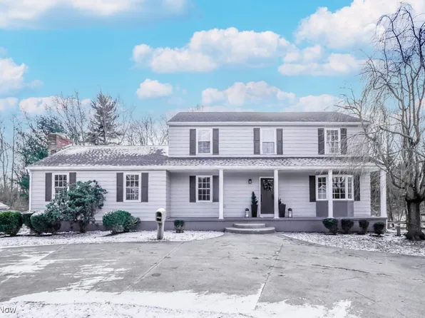 1006 Hillcrest Dr, Tallmadge, OH 44278