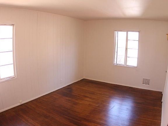 4th image of 4011 6th Ave