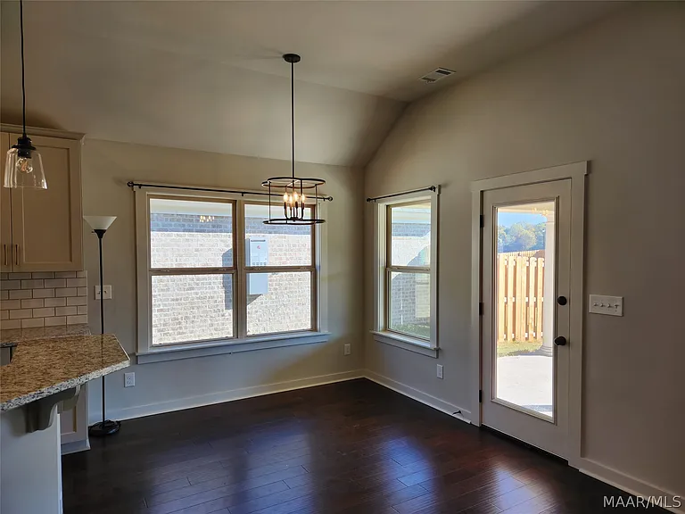 292 Hedgefield Dr — Photo 15