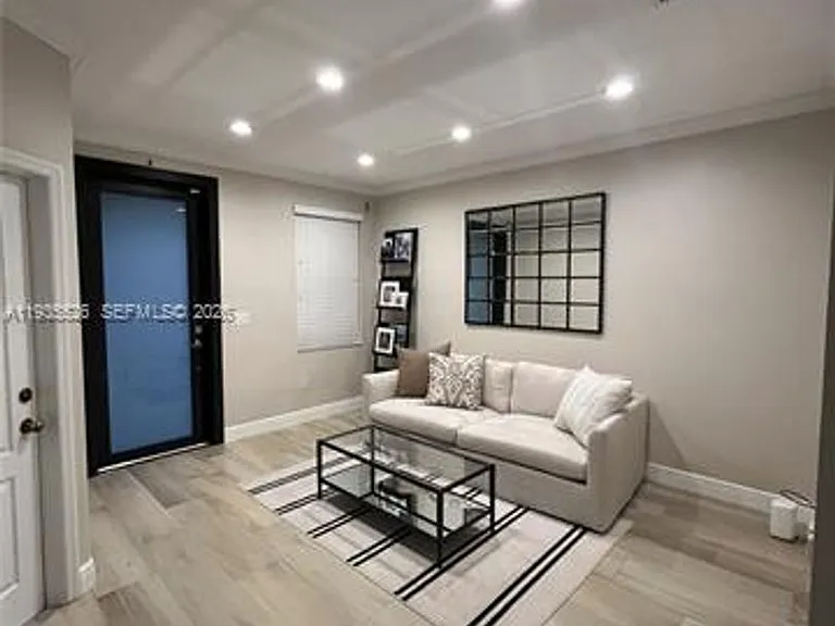 10872 SW 89th St #Townhouse 10872 — Photo 3