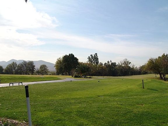 Close to Golf Course 