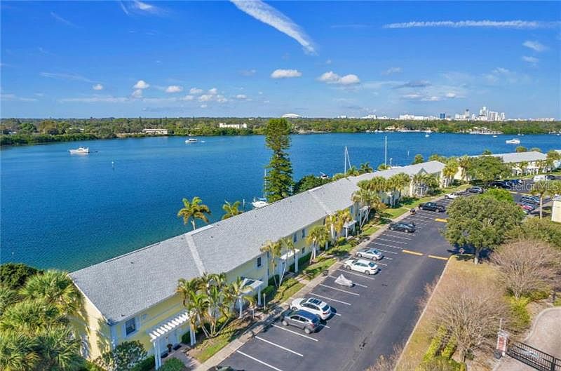 1st image of 3889 Pompano Dr SE