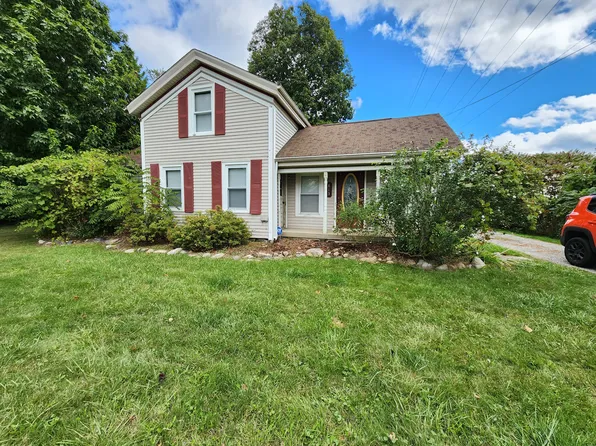 813 S Main St, Almont, MI 48003