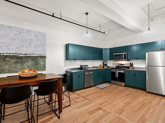 5th image of 19 Stanhope St APT 1C