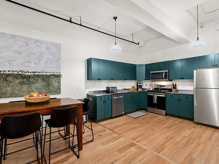 19 Stanhope St #1C — Photo 5