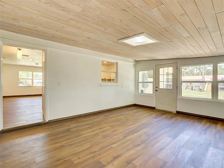 305 Sunset Dr — Photo 23