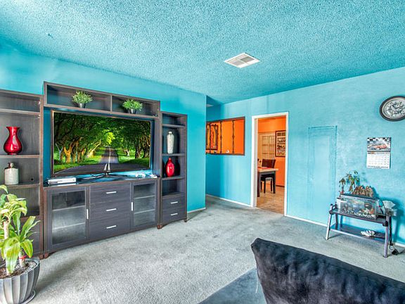 3rd image of 5909 Sabine Ct