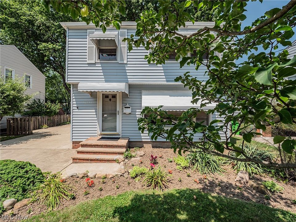 1st image of 30633 Crescent Dr