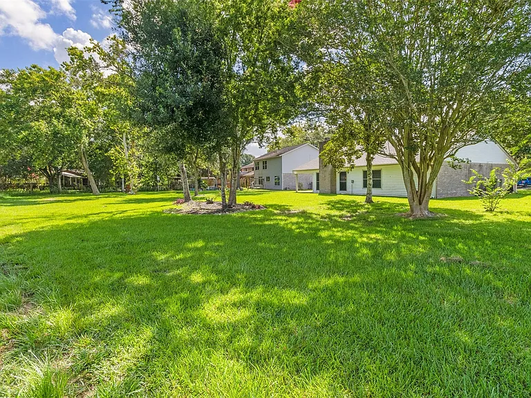 210 Pecan Valley Ct — Photo 28